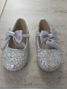 Toddler Girl Silver Glitter Mary Jane Shoes with Bow